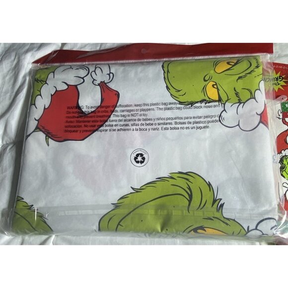 Grinch Tablecloth 84”x 60” Towel Scrubby 10”x 10”Kitchen Towel 19” X 25” Set - Picture 8 of 12